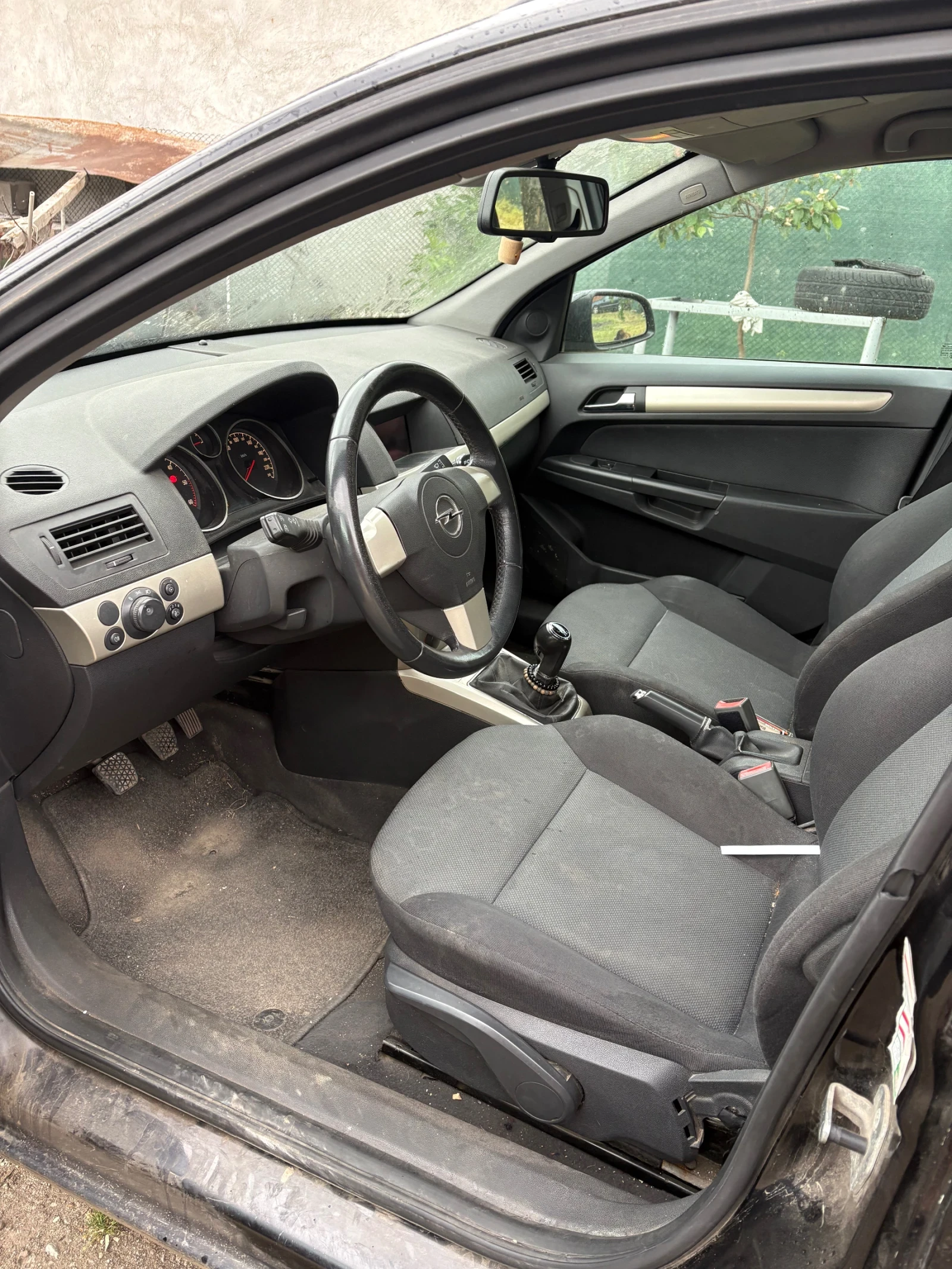 Opel Astra 1.7CDTI 110HP Facelift, снимка 8 - Автомобили и джипове - 54575604