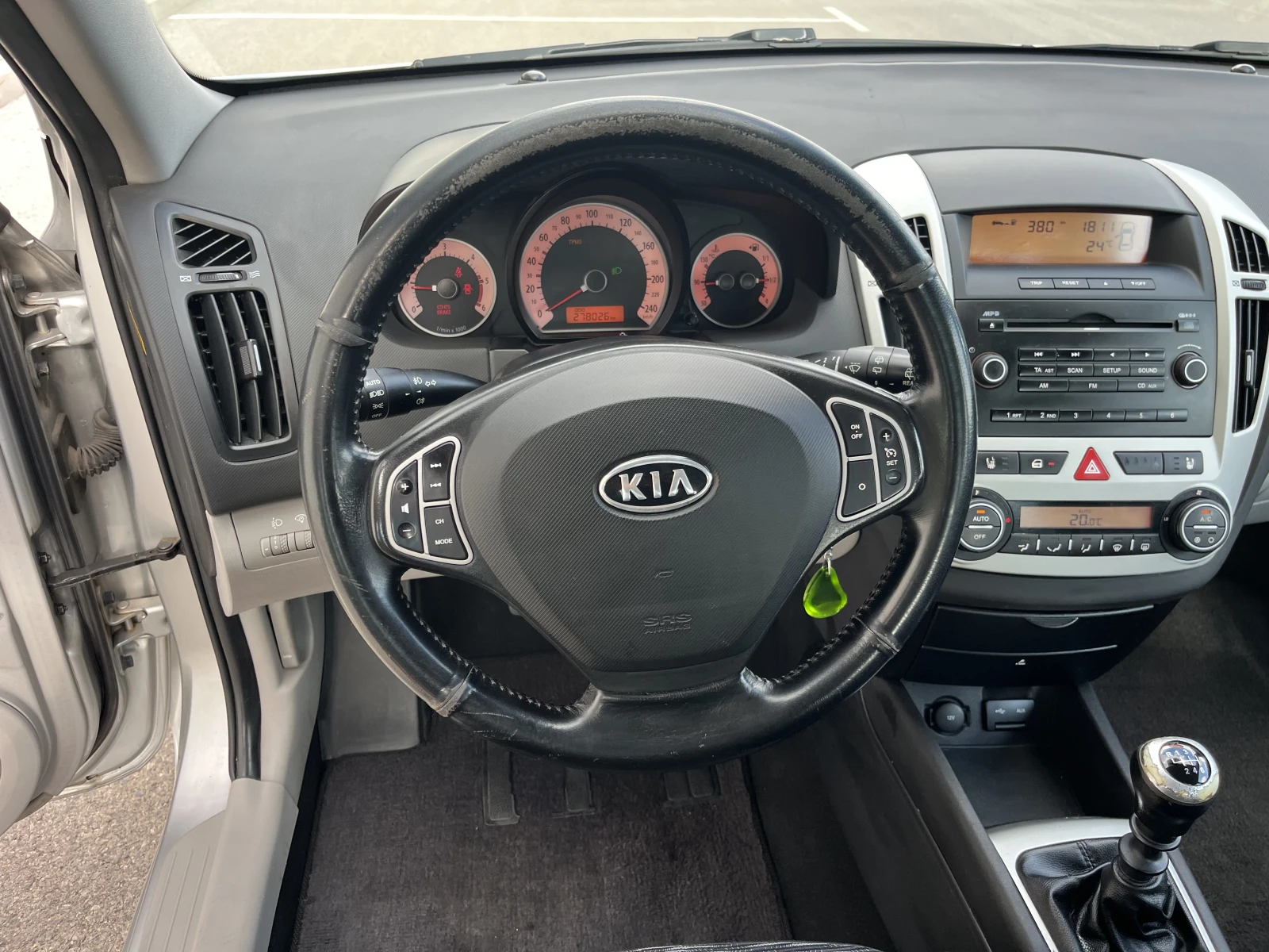 Kia Ceed EX 2.0 CRDI, снимка 10 - Автомобили и джипове - 55417501