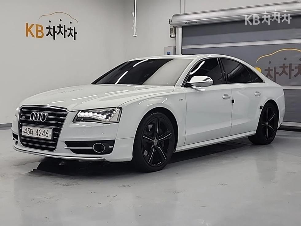 Audi S8 B&O* CARBON* МАСАЖ* ОБДУХ* 360* 