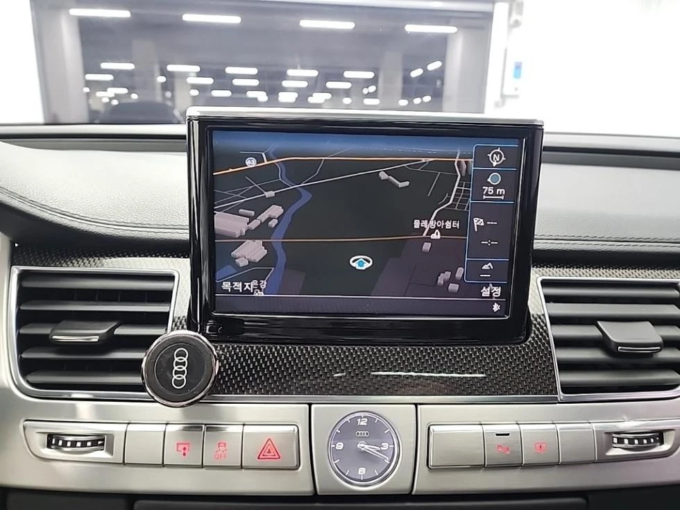 Audi S8 B&O* CARBON* МАСАЖ* ОБДУХ* 360* DISTR, снимка 14 - Автомобили и джипове - 55539237