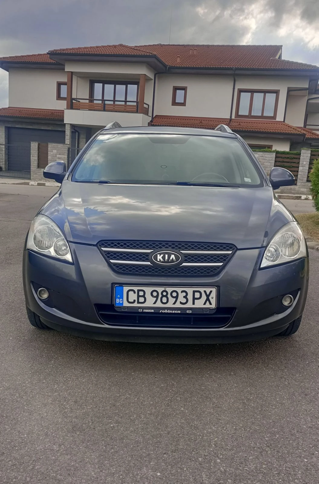 Kia Ceed 1.6 CRDI, снимка 3 - Автомобили и джипове - 56288272