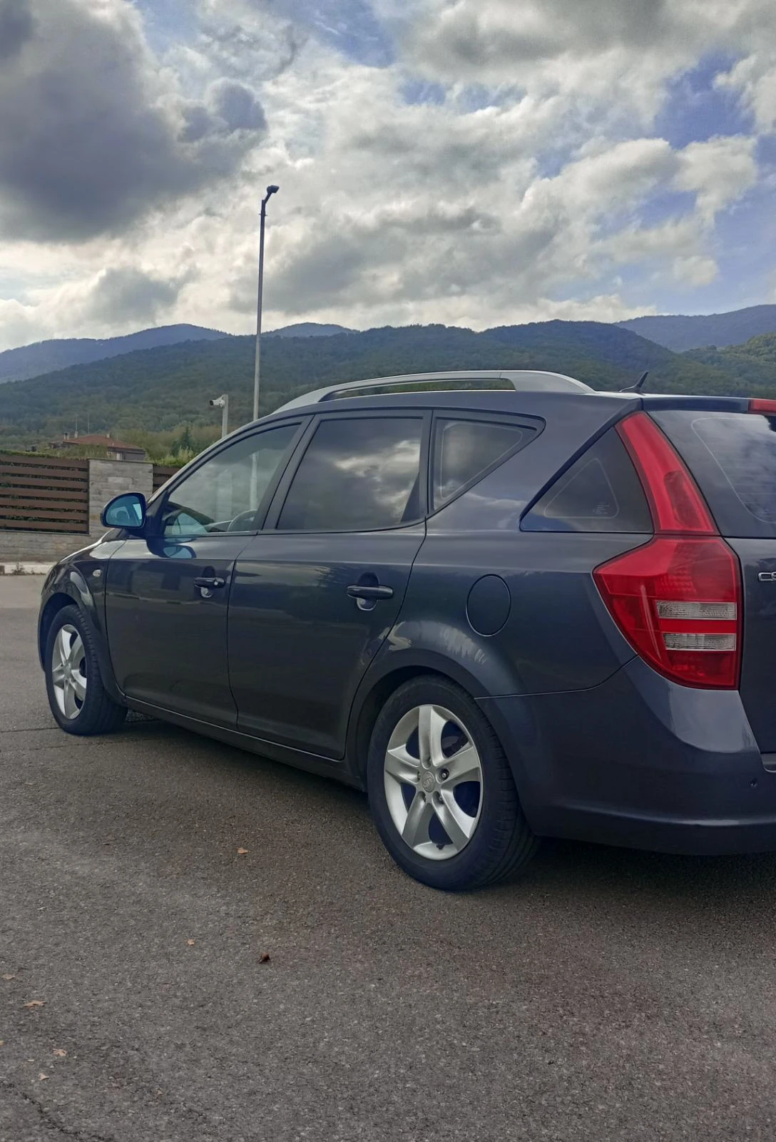 Kia Ceed 1.6 CRDI, снимка 5 - Автомобили и джипове - 56288272