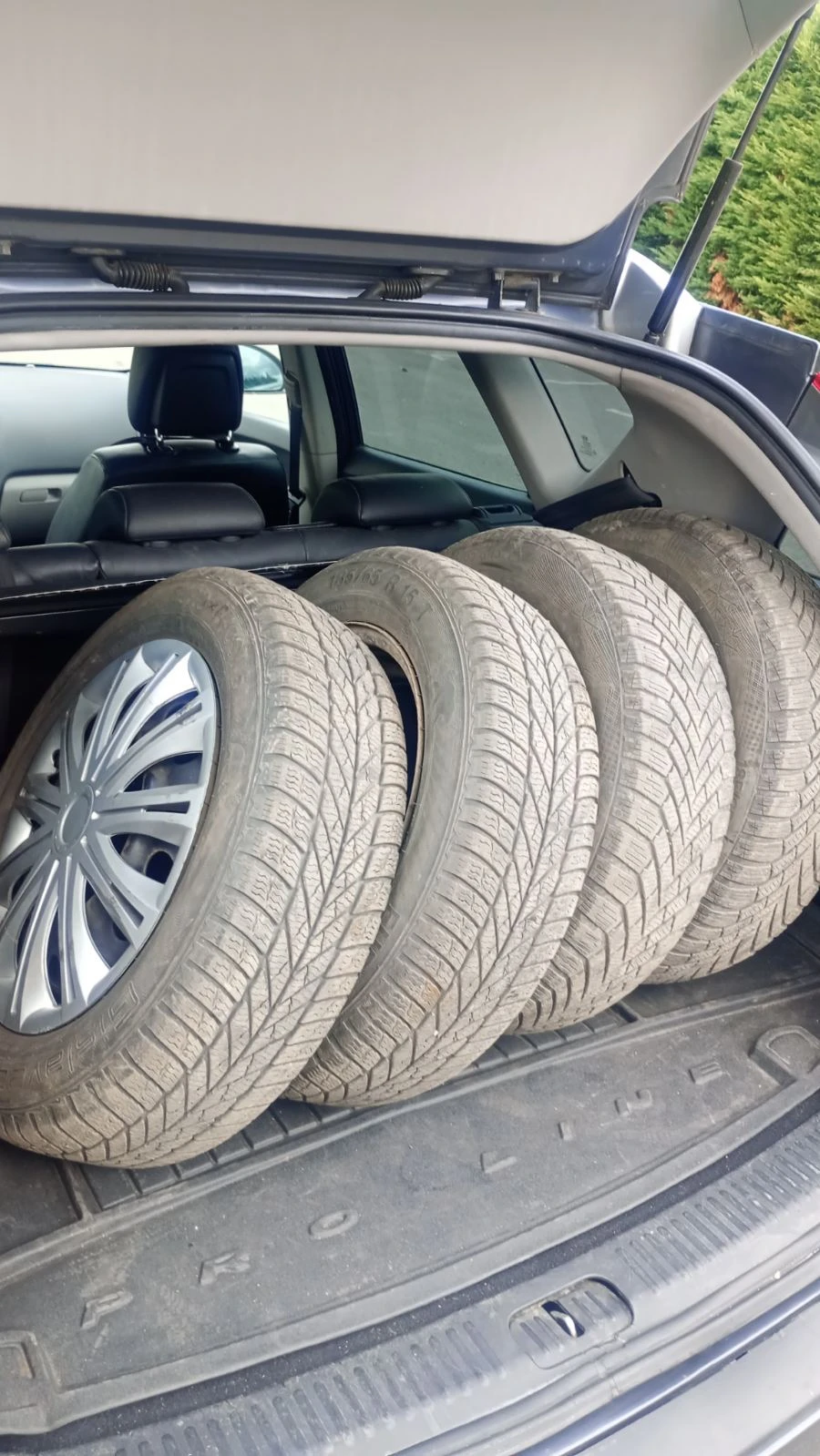 Kia Ceed 1.6 CRDI, снимка 13 - Автомобили и джипове - 56288272