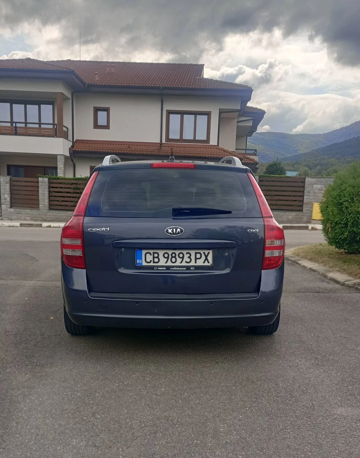 Kia Ceed 1.6 CRDI, снимка 4 - Автомобили и джипове - 56288272
