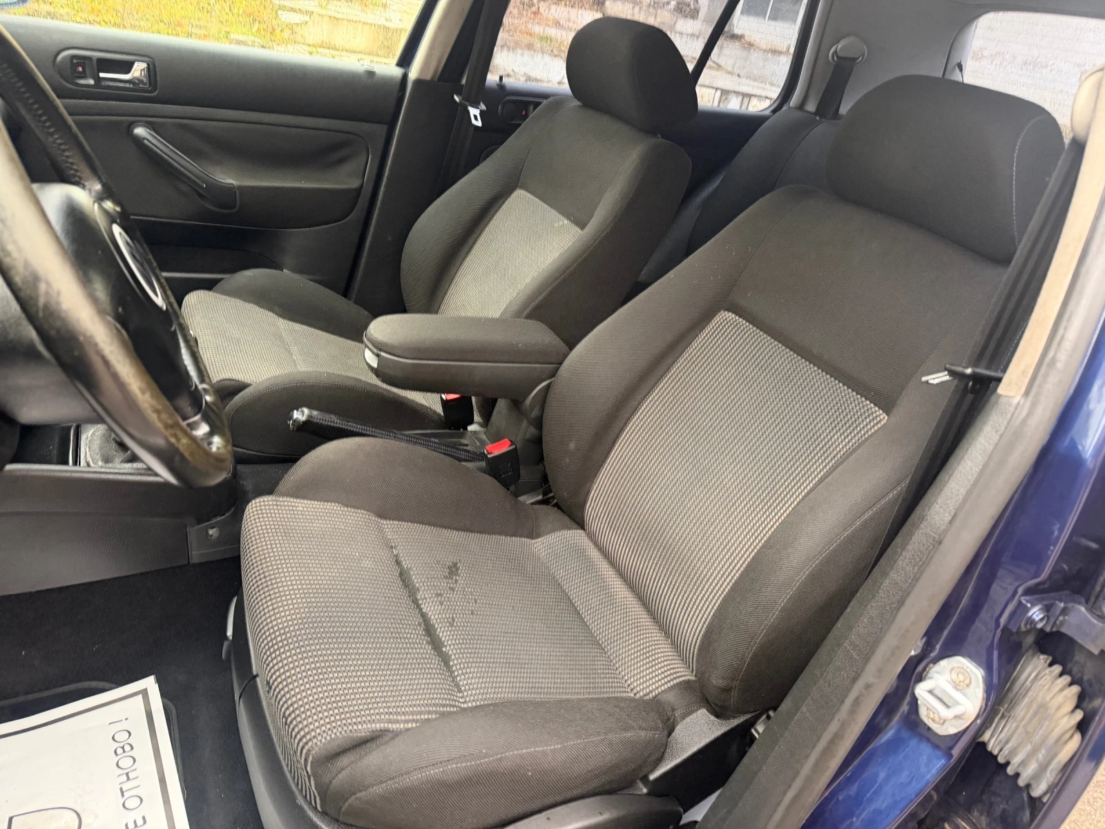 VW Golf 1.9 TDI 90, снимка 10 - Автомобили и джипове - 56739518