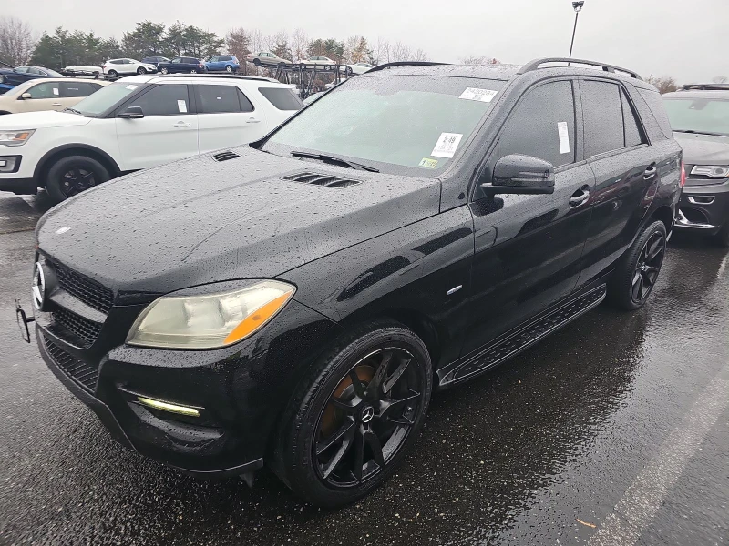 Mercedes-Benz ML 350 4Matic Edition* Carbon* Подгреви* Voice Control* , снимка 1 - Автомобили и джипове - 48746213