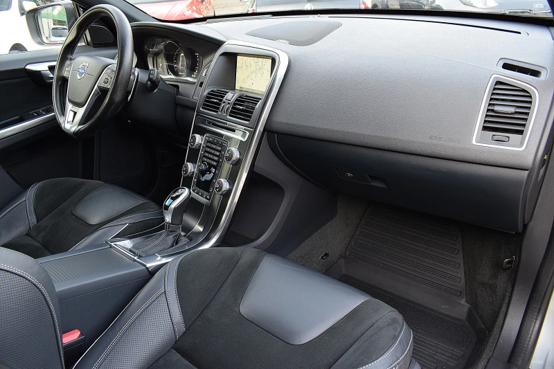 Volvo XC60 2.0ШВЕЙЦАРИЯ-T6/AWD/POLESTAR/R Design/LUX/, снимка 12 - Автомобили и джипове - 51303317