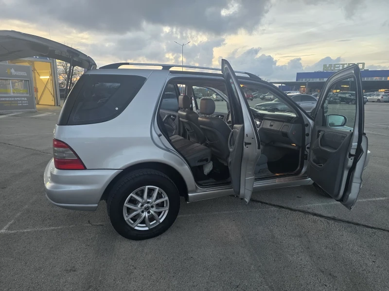 Mercedes-Benz ML 270, снимка 4 - Автомобили и джипове - 52653857
