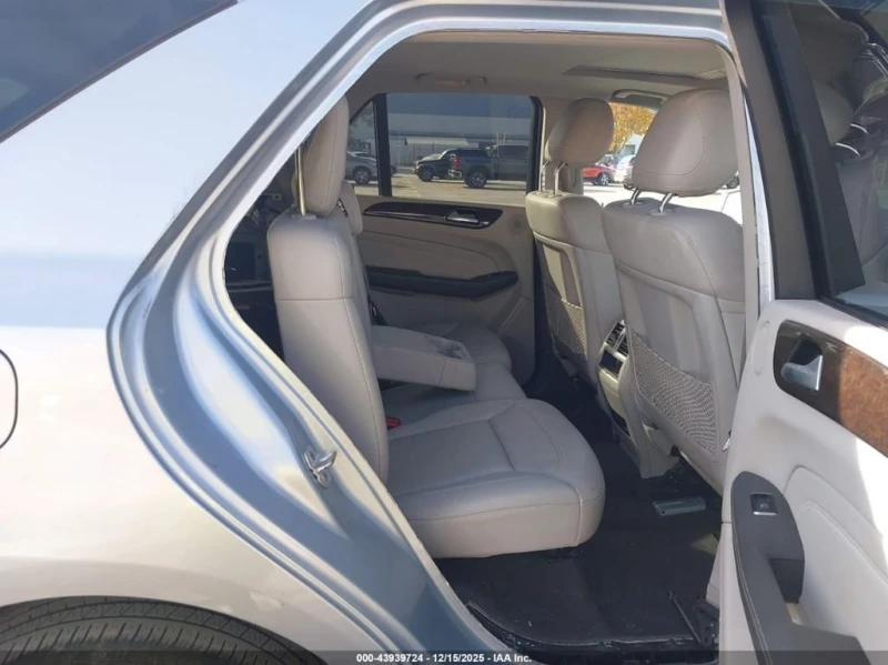Mercedes-Benz ML 350 * 4MATIC * CARFAX * БЕЗ ПЪРВОНАЧАЛНА ВНОСКА, снимка 8 - Автомобили и джипове - 52969396