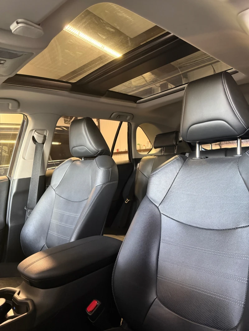 Toyota Rav4 Luxury Premium, снимка 10 - Автомобили и джипове - 53033954