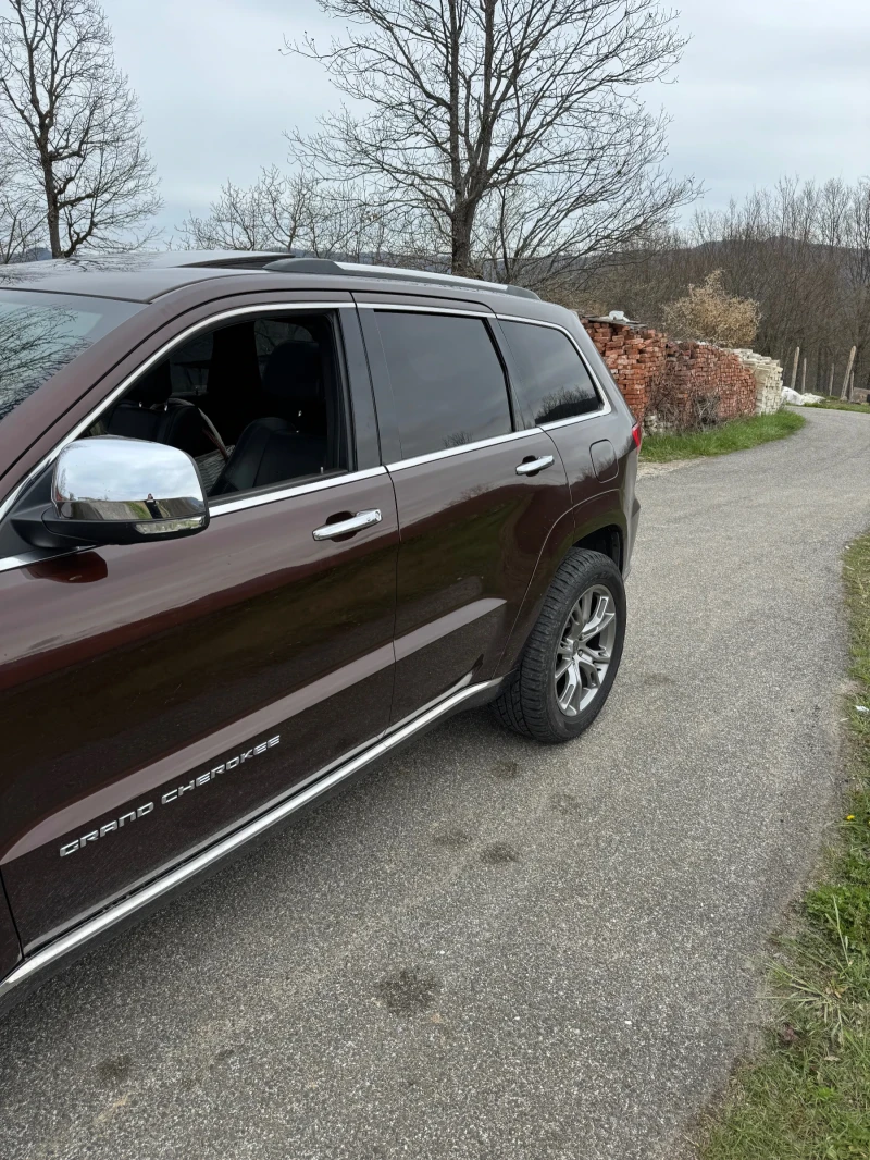 Jeep Grand cherokee 5.7 HEMI SUMMIT, снимка 3 - Автомобили и джипове - 53527415