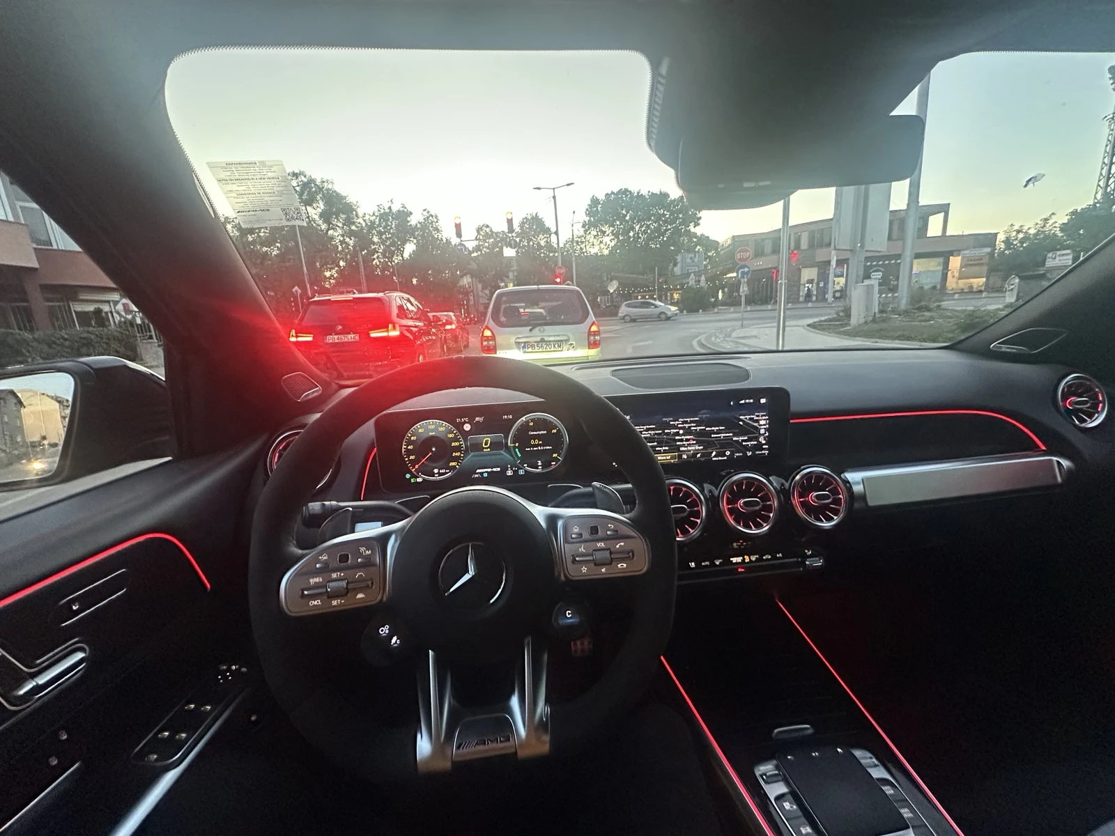 Mercedes-Benz GLB GLB 350 AMG  - изображение 8