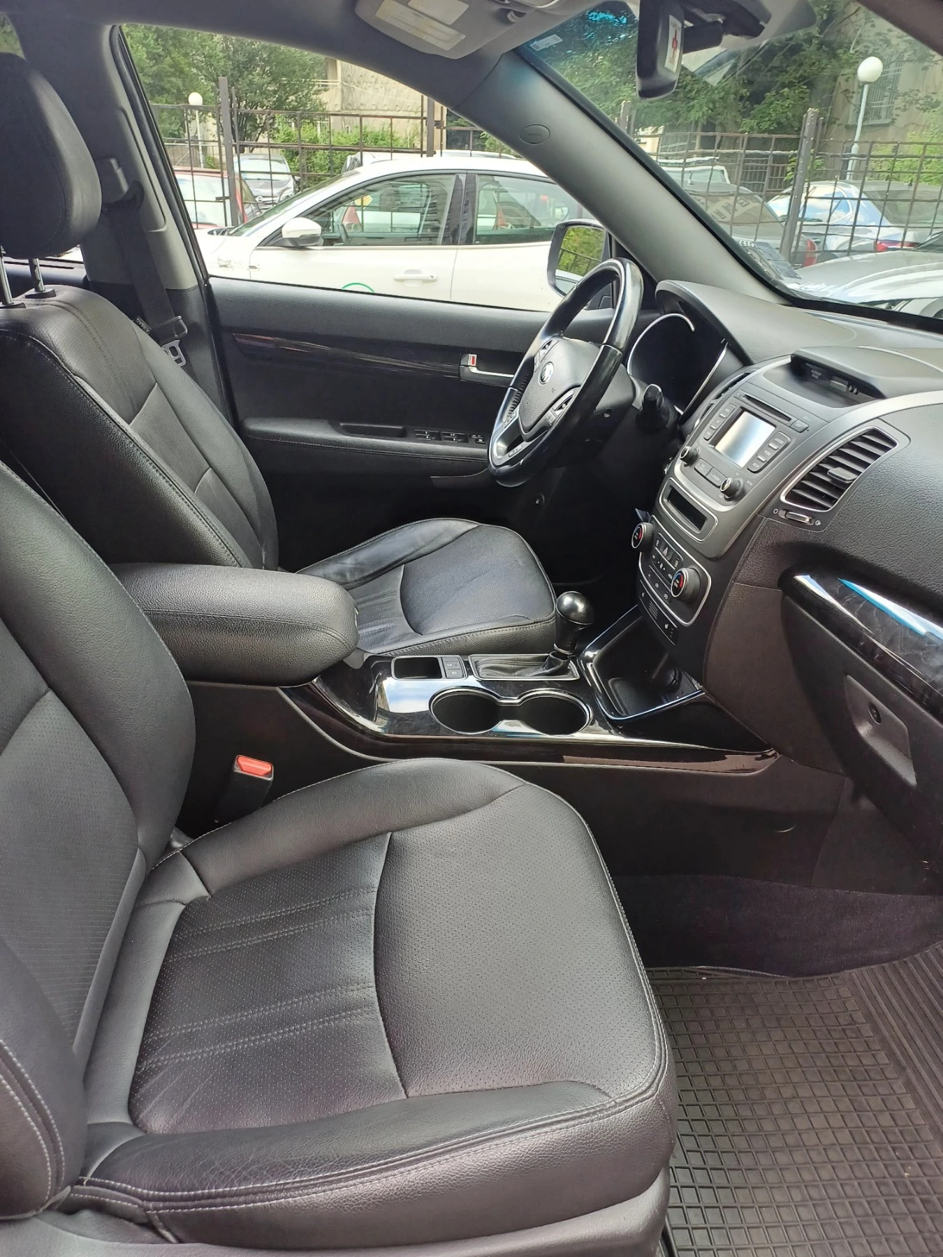 Kia Sorento SUV III (UM) - изображение 8