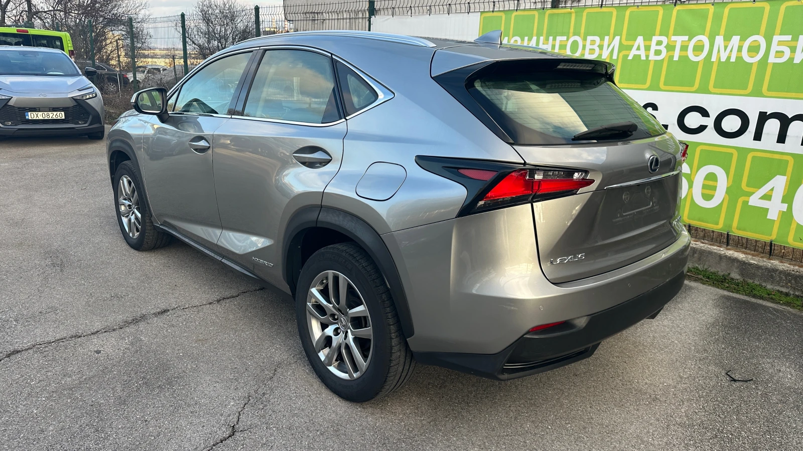 Lexus NX 300h Executive 4x4 - изображение 5