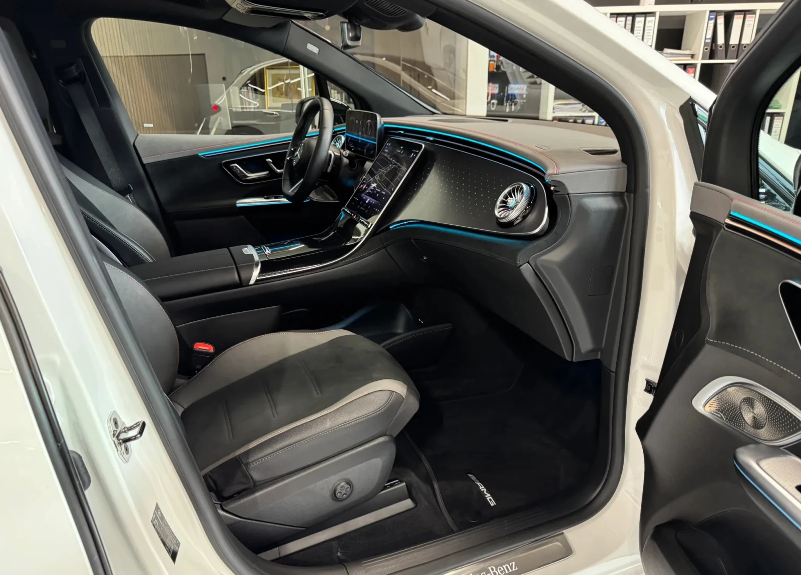 Mercedes-Benz EQE 350 4Matic AMG-Line - изображение 4