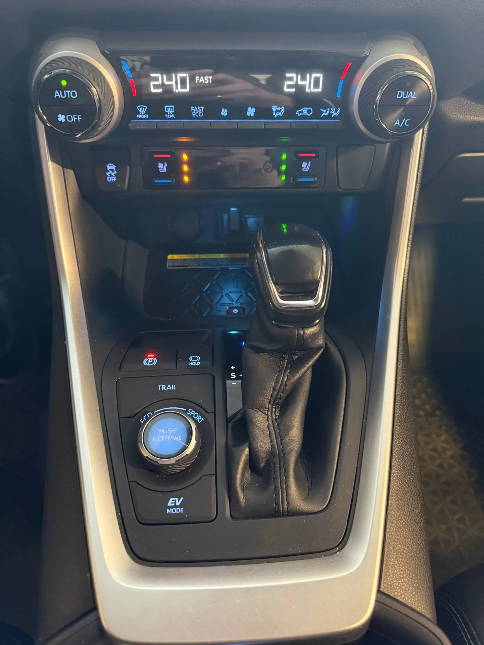 Toyota Rav4 Luxury Premium - изображение 9