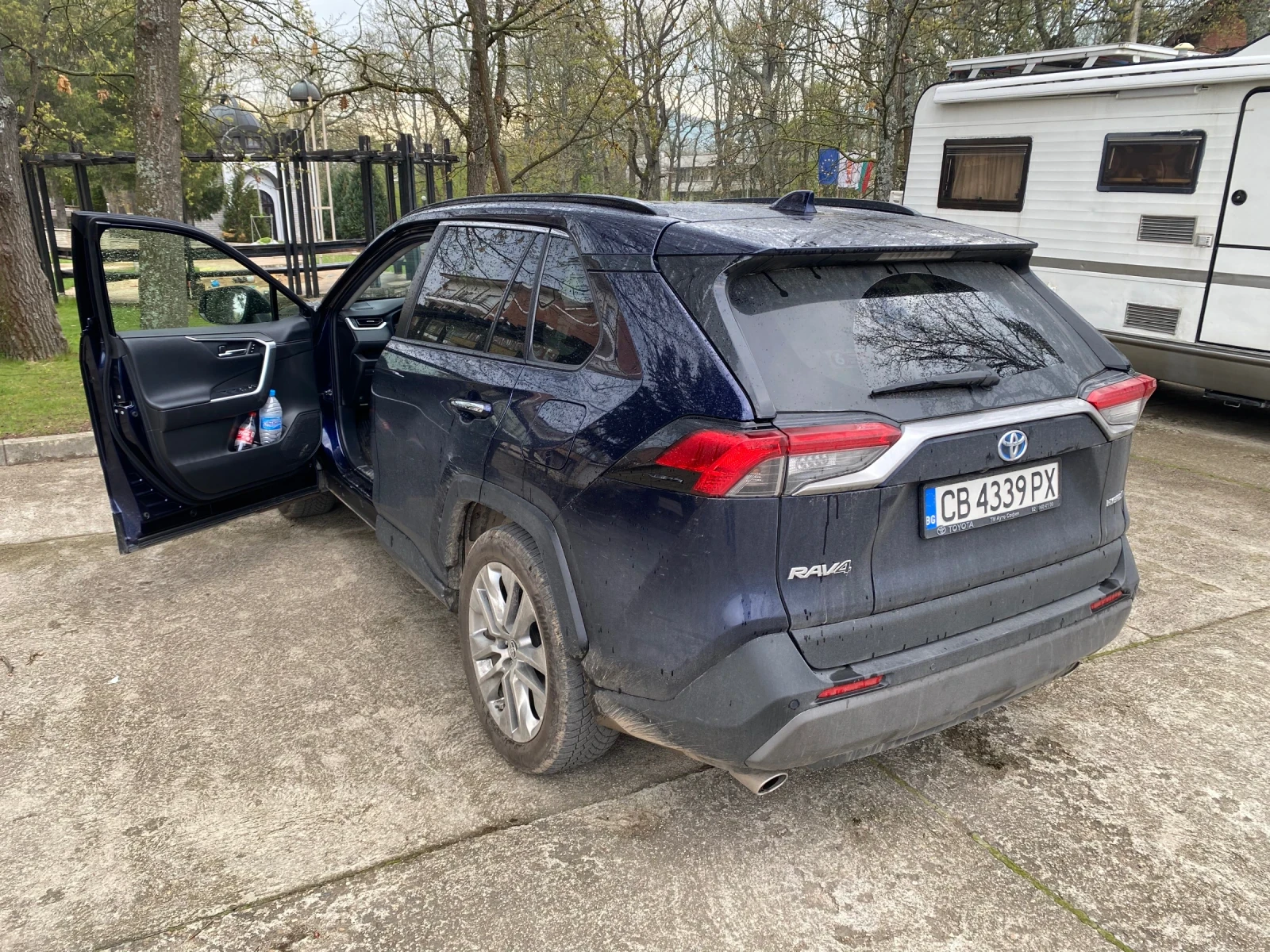 Toyota Rav4 Luxury Premium - изображение 3