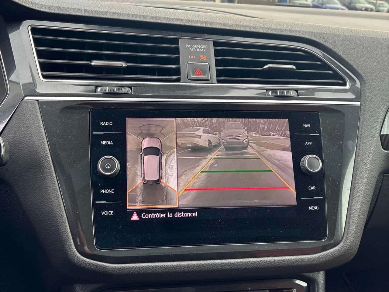 VW Tiguan * Highline * ПОДГРЕВ* KEYLESS* PANO* , снимка 9 - Автомобили и джипове - 53854827