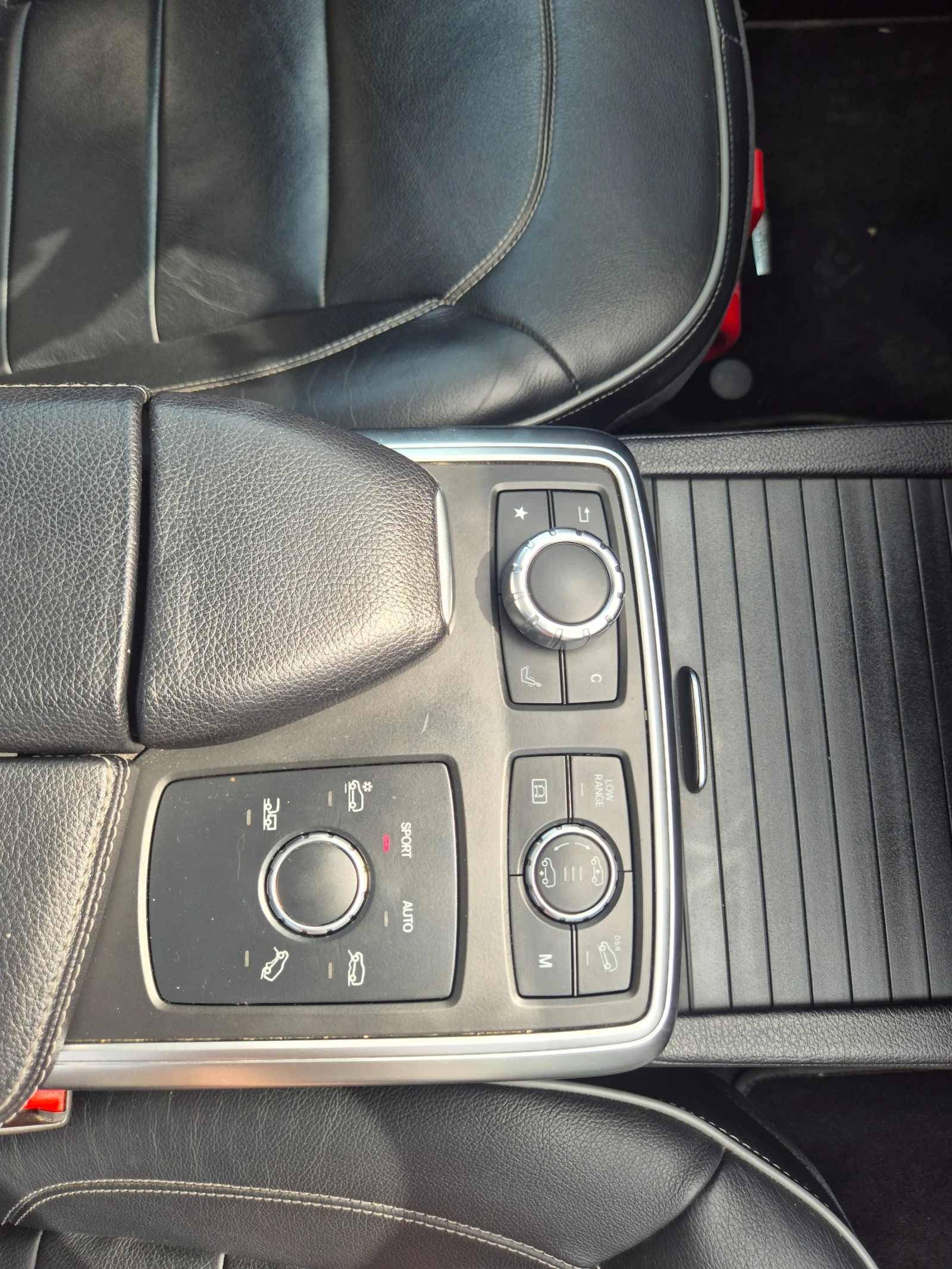 Mercedes-Benz ML 350 Всички екстри, снимка 11 - Автомобили и джипове - 54717571