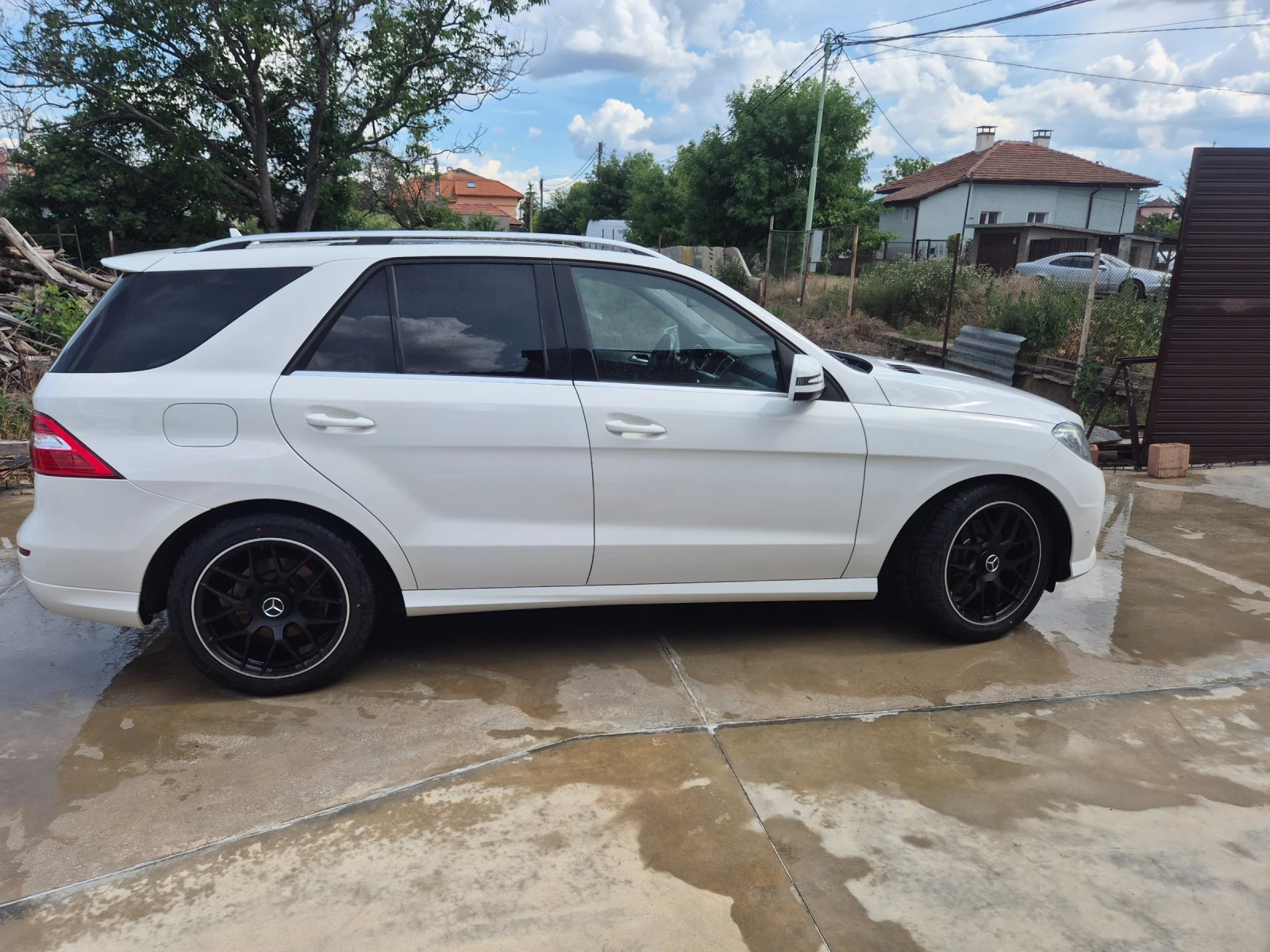 Mercedes-Benz ML 350 Всички екстри, снимка 9 - Автомобили и джипове - 54717571