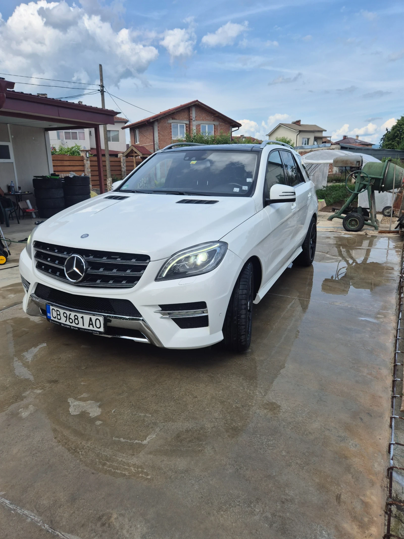 Mercedes-Benz ML 350 Всички екстри, снимка 4 - Автомобили и джипове - 54717571