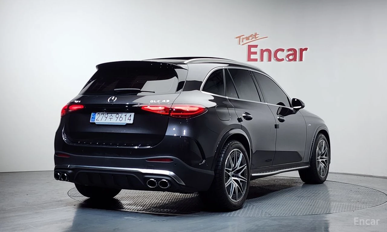 Mercedes-Benz GLC 43 AMG 4MATIC* BURMESTER* HEAD-UP* DISTRONIC* 360 CAM* , снимка 4 - Автомобили и джипове - 54827844
