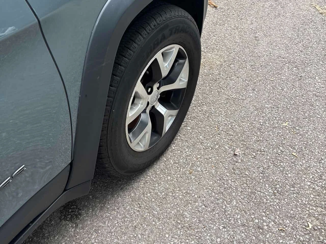 Jeep Cherokee * Trailhawk * CARFAX * БЕЗ ПЪРВОНАЧАЛНА ВНОСКА, снимка 13 - Автомобили и джипове - 55398020