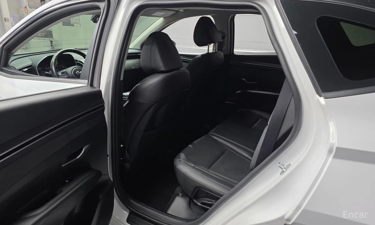 Hyundai Tucson 2.0D Premium 4x4* КАМЕРА* ПОДГРЕВ* ОБДУХВАНЕ* , снимка 13 - Автомобили и джипове - 55466692