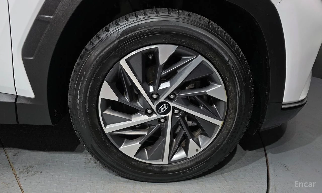 Hyundai Tucson 2.0D Premium 4x4* КАМЕРА* ПОДГРЕВ* ОБДУХВАНЕ* , снимка 5 - Автомобили и джипове - 55466692
