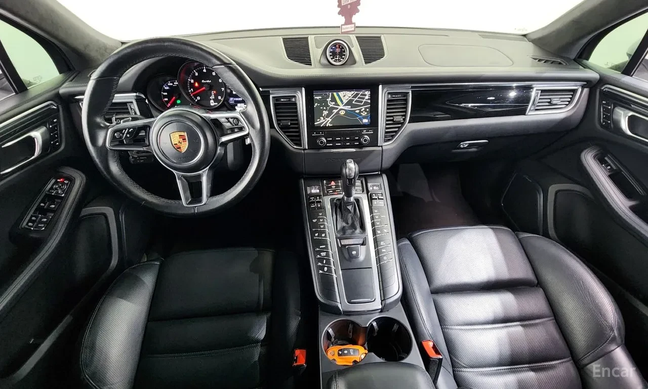 Porsche Macan Върхово изпълнение * Цена до България, снимка 16 - Автомобили и джипове - 55642062