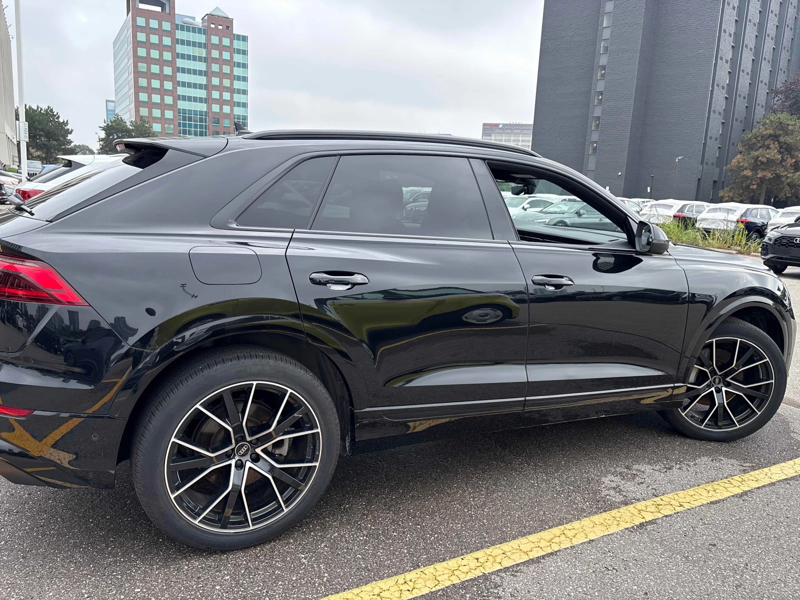 Audi Q8 PROGRESSIV / 360 / DISTRONIC / 2 КЛЮЧА , снимка 3 - Автомобили и джипове - 55989500