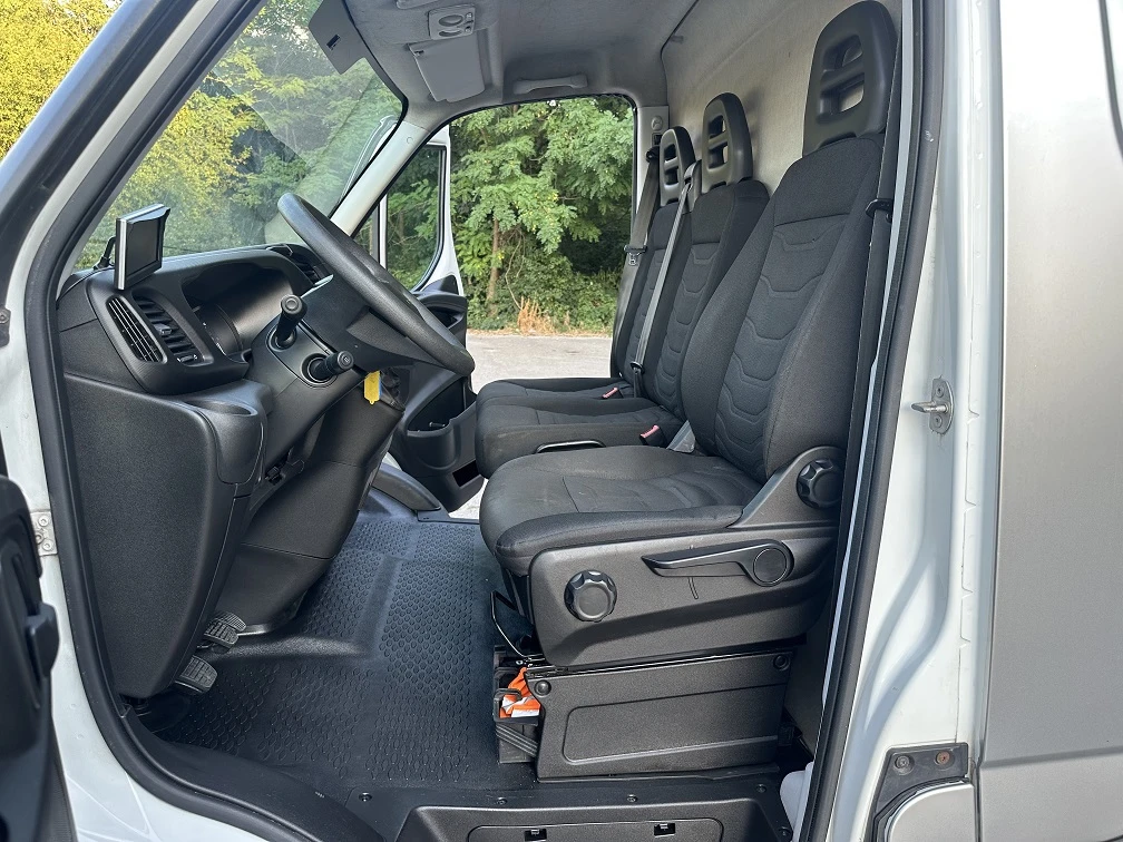 Iveco Daily 35S15* КЛИМА* 6ск* CР.БАЗА - изображение 8