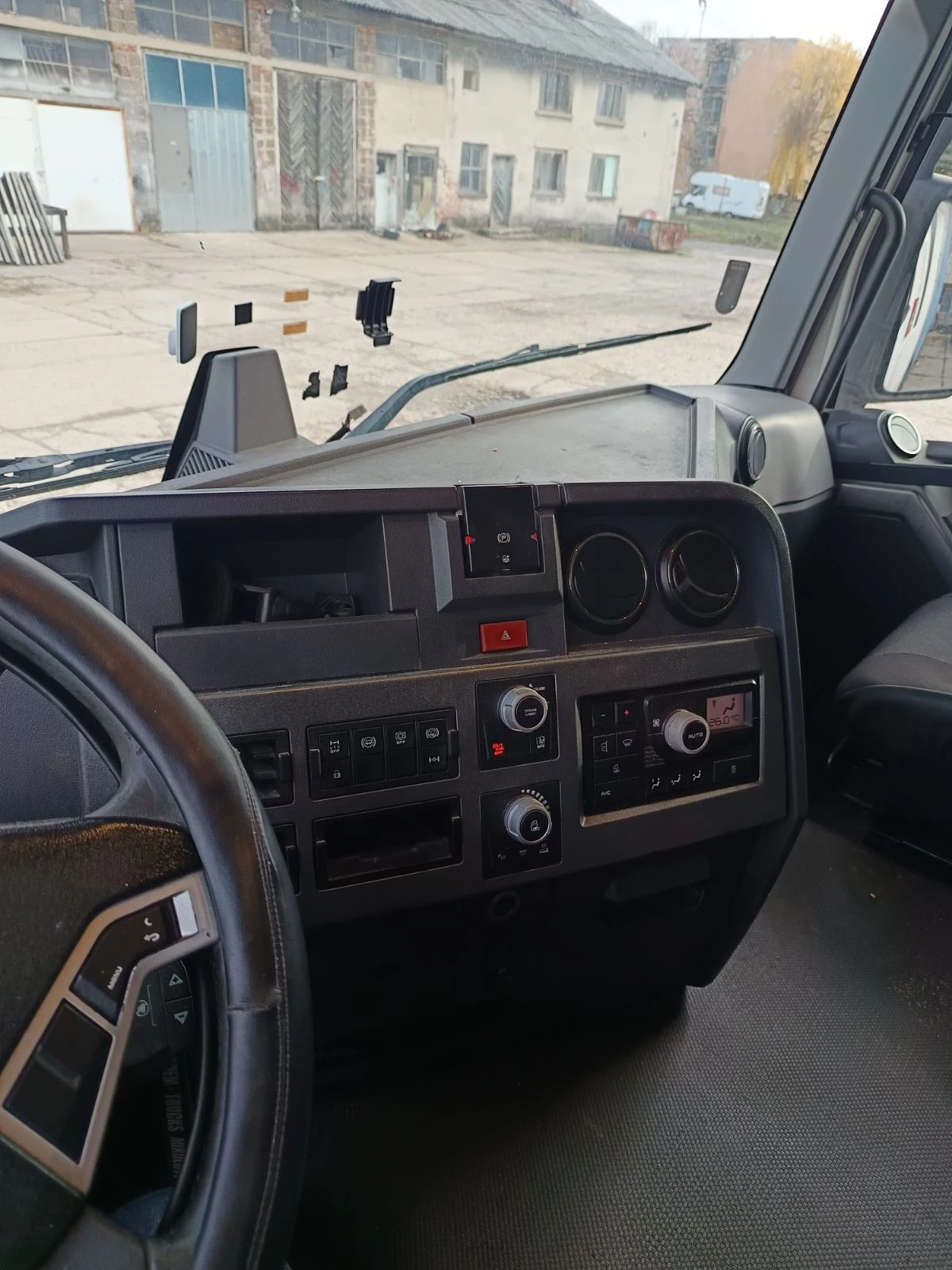 Renault T 460 - изображение 8