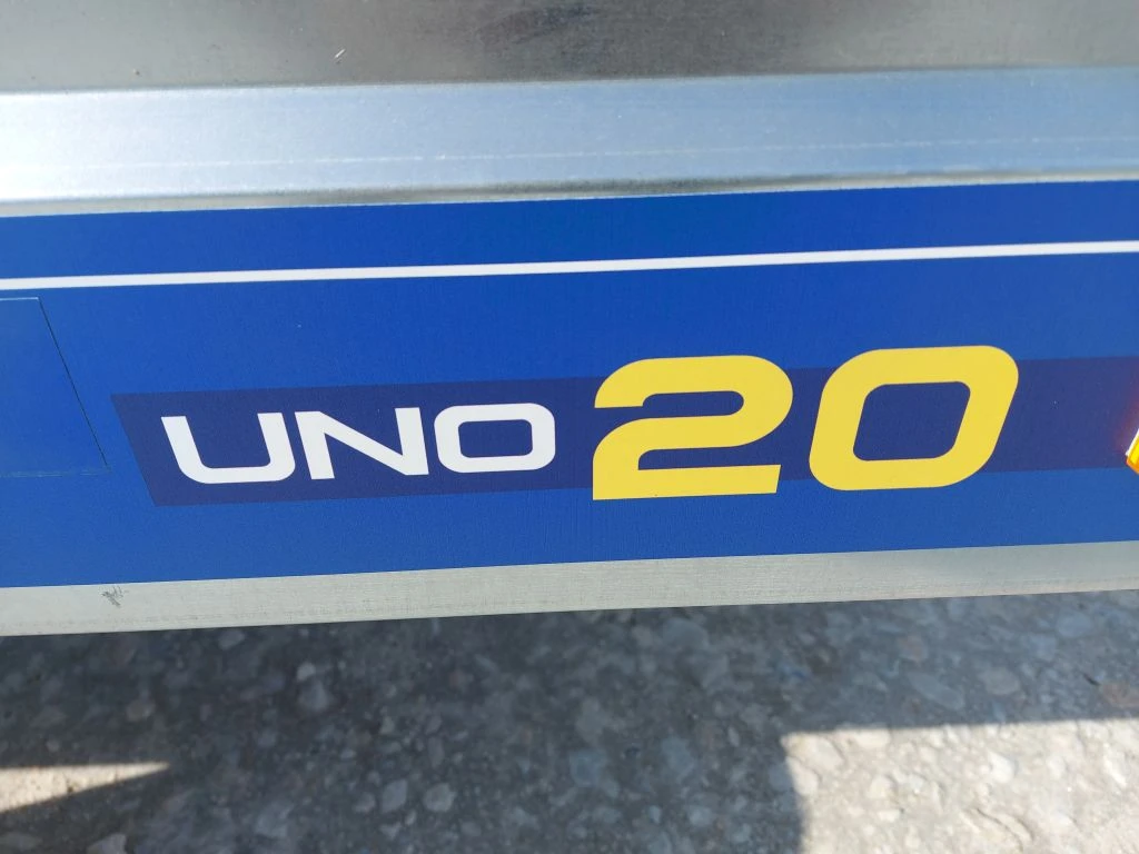 За автомобил Venitrailers Vesta UNO 20 ново