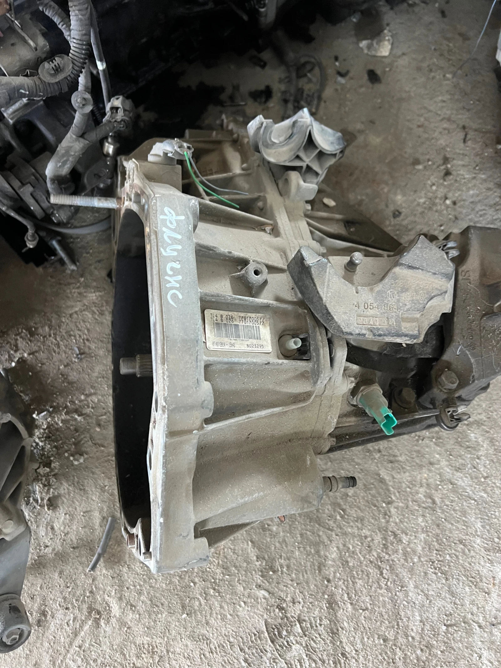 TL4 B 026 7701700577 ����� 6 �������� ��������� ����� RENAULT FLUENCE  1.5DCI TL4B026  | Mobile.bg � ����������� 1