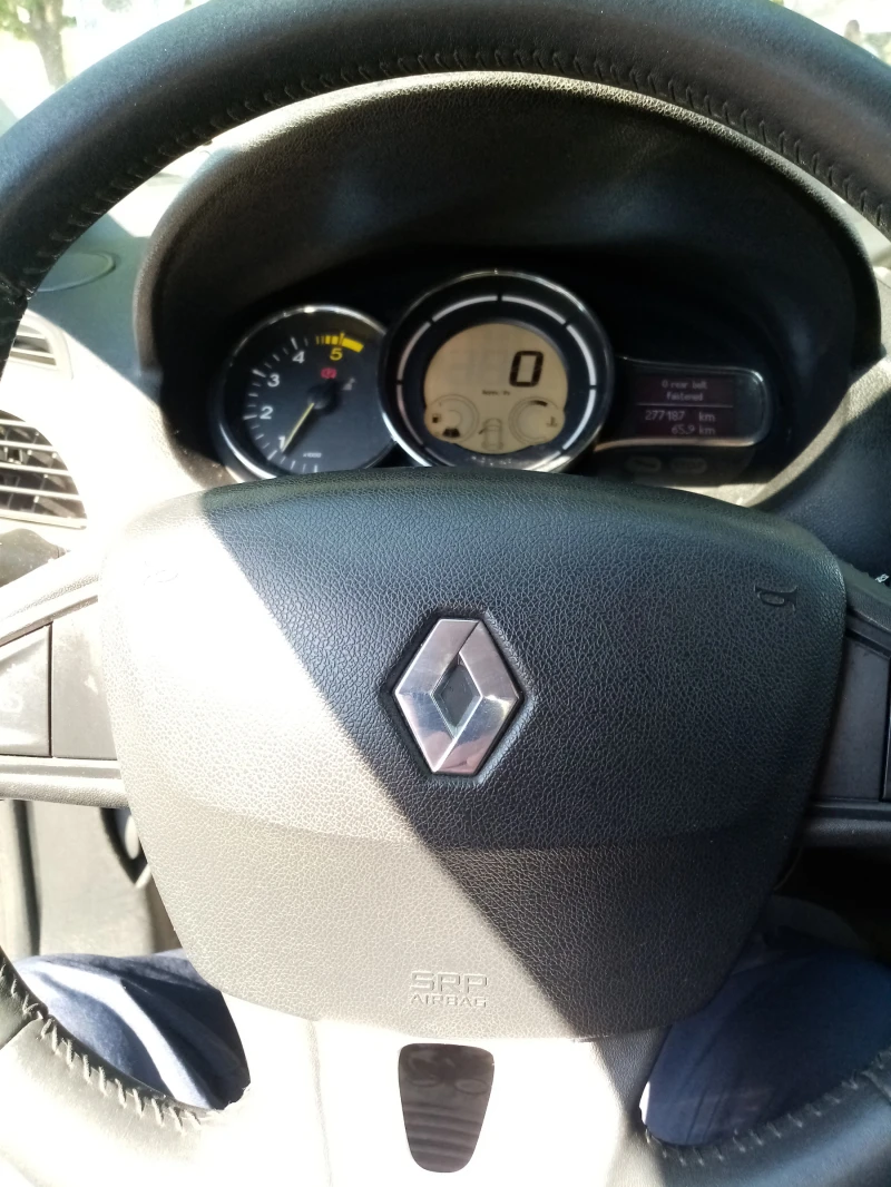 Renault Megane, снимка 7 - Автомобили и джипове - 43031428