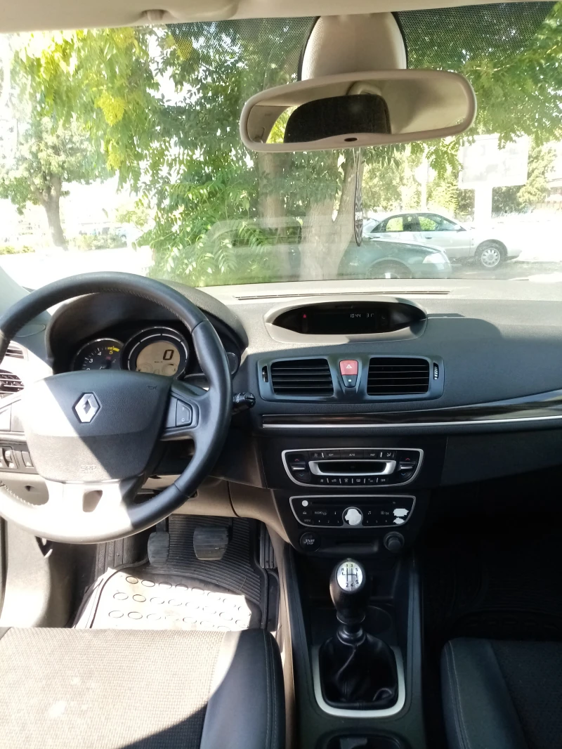 Renault Megane, снимка 8 - Автомобили и джипове - 43031428