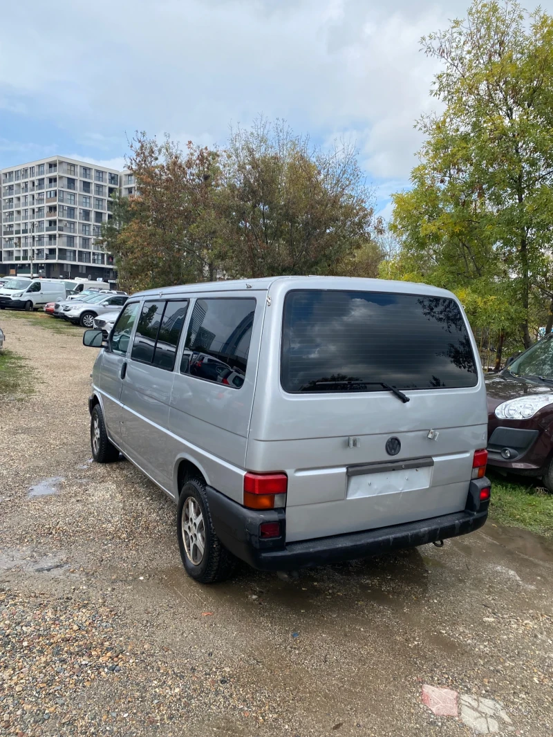 VW Multivan 2.5 TDI 102 kn, снимка 3 - Автомобили и джипове - 47661675