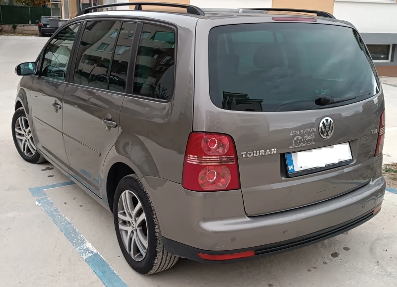 VW Touran 1.9 TDI, снимка 5 - Автомобили и джипове - 47855370