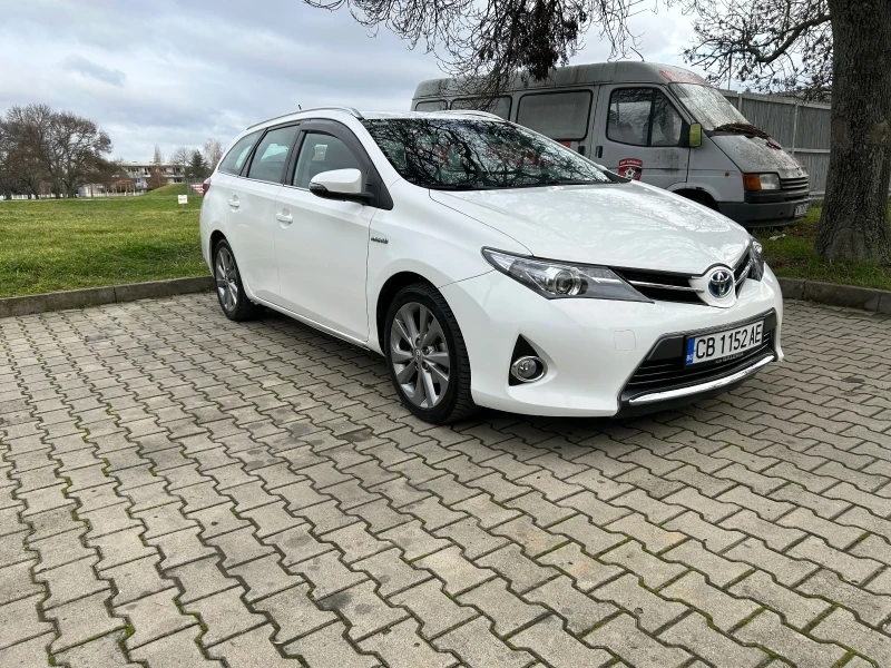 Toyota Auris 1, 8, снимка 2 - Автомобили и джипове - 48536539