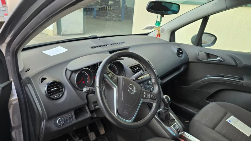 Opel Meriva 1.4i-ВЪРТИ НЕ ПАЛИ!, снимка 8 - Автомобили и джипове - 49265286