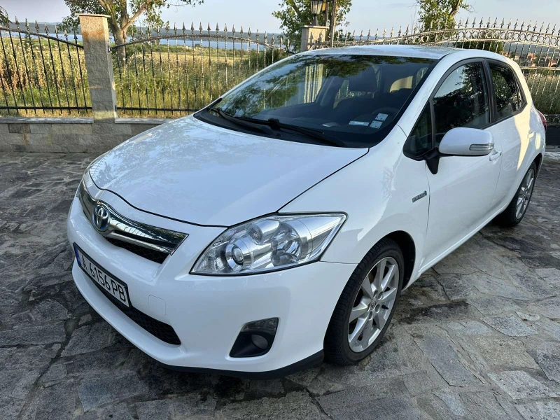 Toyota Auris, снимка 2 - Автомобили и джипове - 52289403