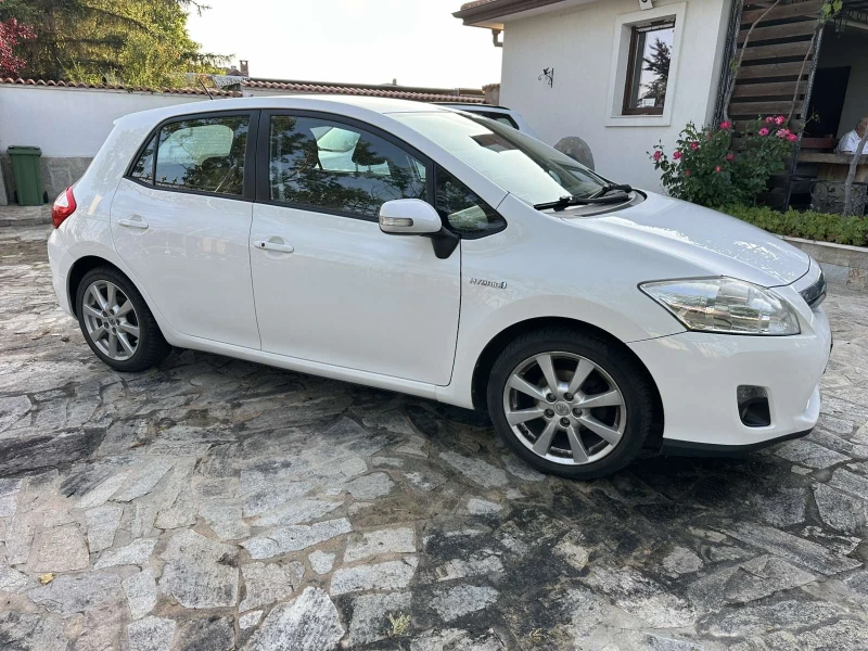 Toyota Auris, снимка 5 - Автомобили и джипове - 52289403