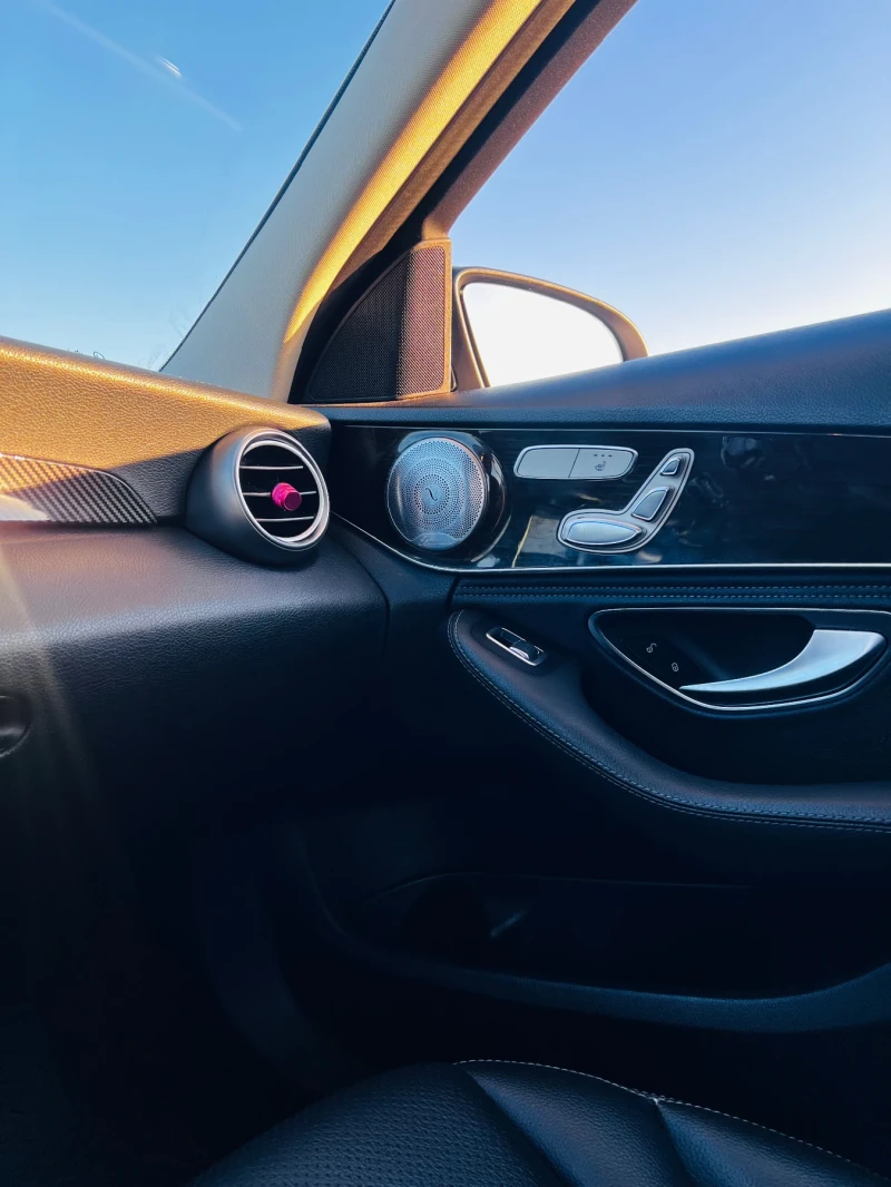 Mercedes-Benz C 300, снимка 11 - Автомобили и джипове - 52826402