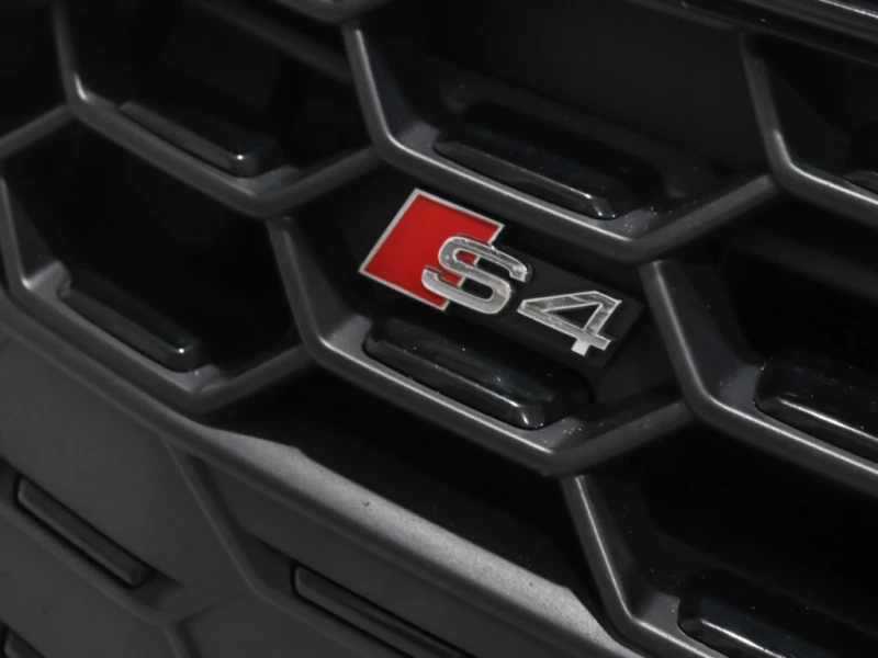 Audi S4 * 3.0TFSI Quattro / Progressiv Pkg / Red Int / Bla, снимка 10 - Автомобили и джипове - 52848468