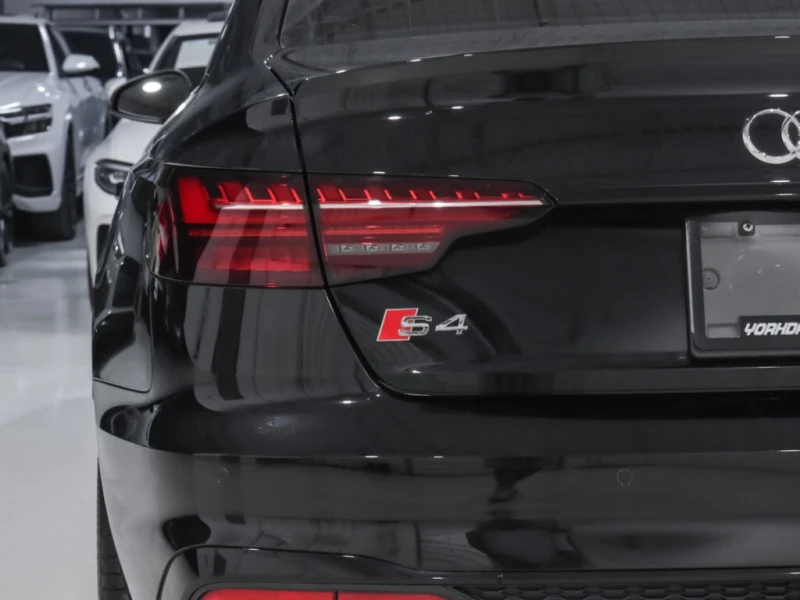 Audi S4 * 3.0TFSI Quattro / Progressiv Pkg / Red Int / Bla, снимка 9 - Автомобили и джипове - 52848468