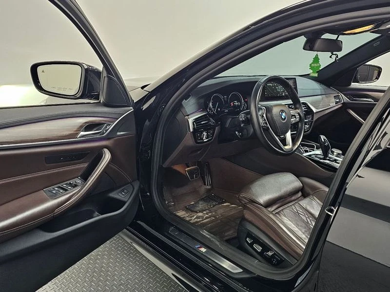 BMW 520 520d xDrive M Sport Package Plus| 190к.с.| ВКЛ.ТЕХ, снимка 10 - Автомобили и джипове - 55130477