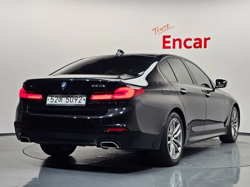 BMW 520 520d xDrive M Sport Package Plus| 190к.с.| ВКЛ.ТЕХ, снимка 2 - Автомобили и джипове - 55130477