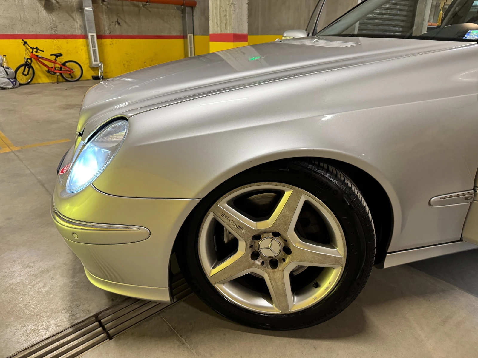 Mercedes-Benz E 500 НА ПРУЖИНИ !!! - изображение 4