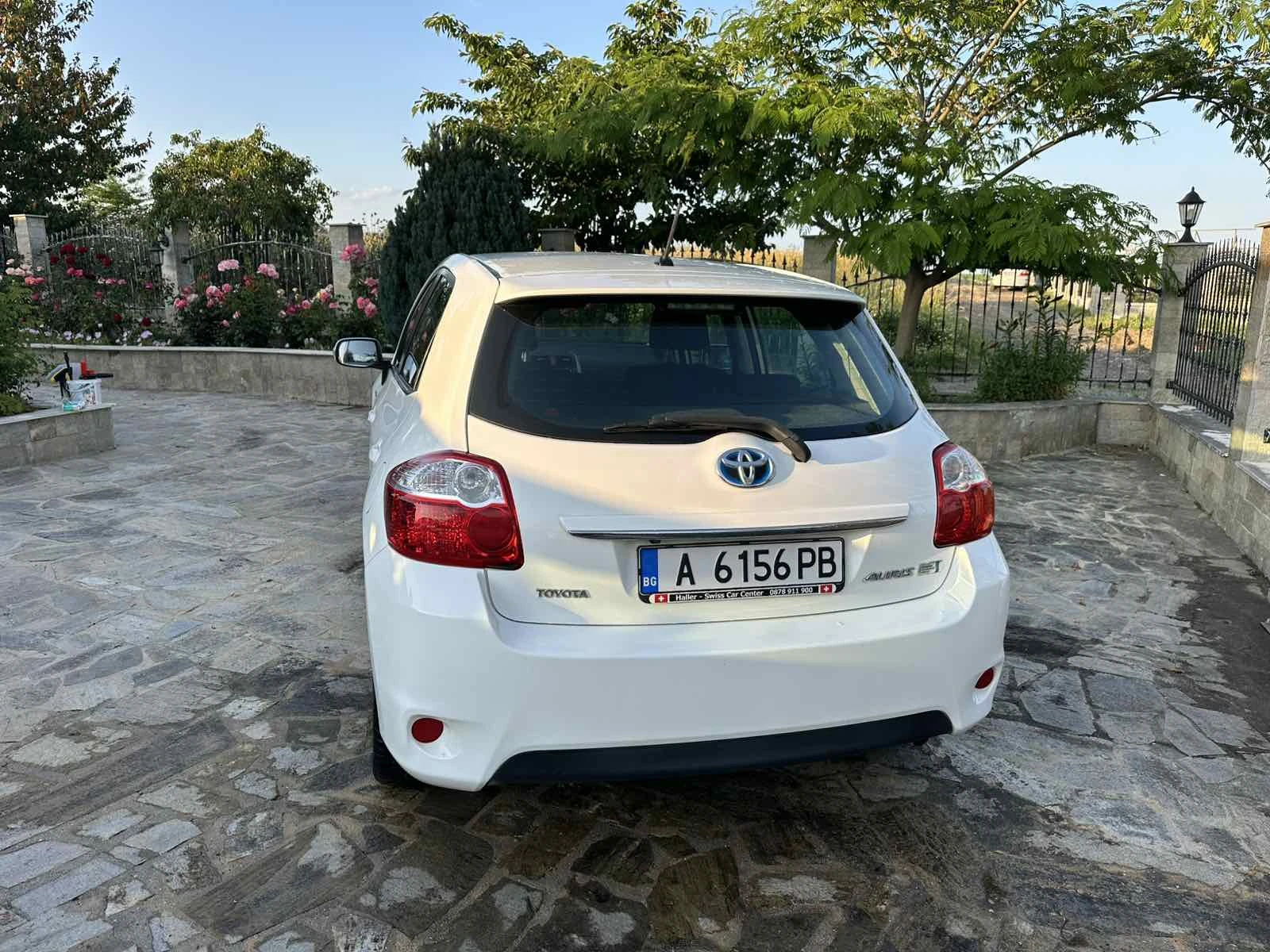Toyota Auris  - изображение 3
